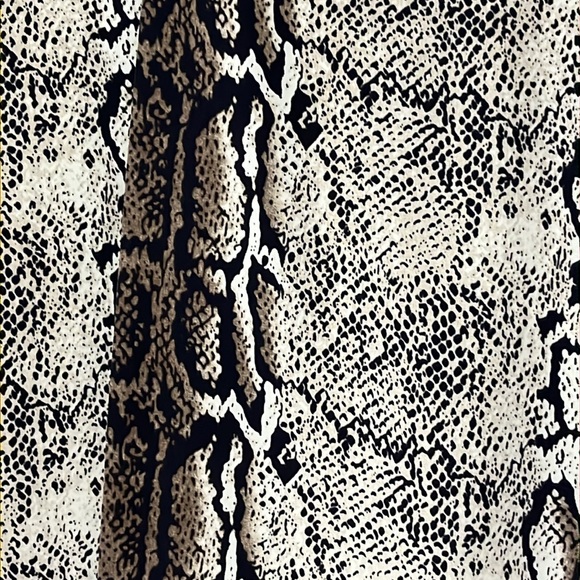 Karlie Snakeskin Flowy Top - Picture 2 of 9